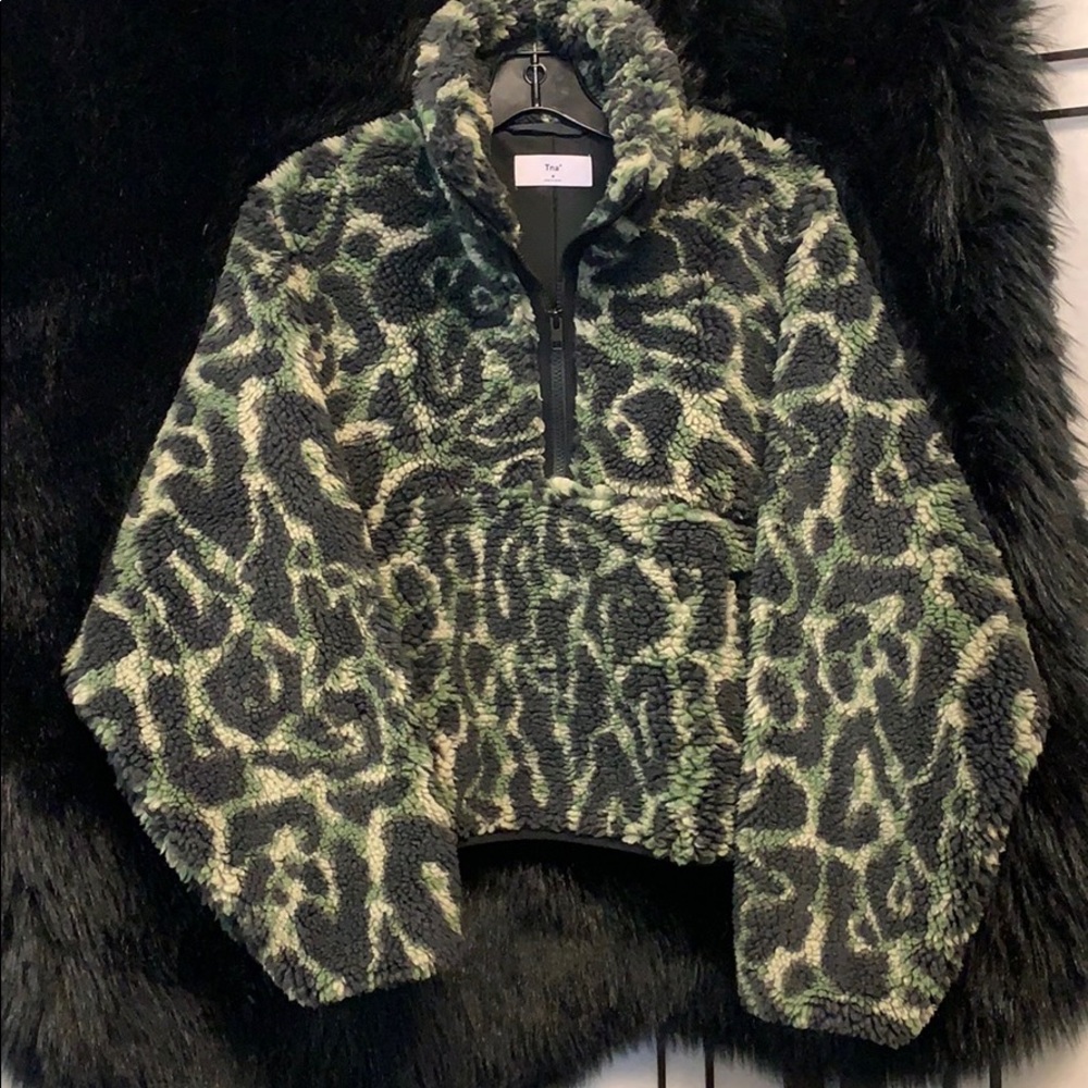 NWT TNA half zip Camo teddy - Picture 1 of 7